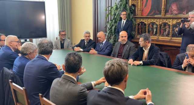 Nuovo stadio del Cagliari: vertice in Comune fra Lega Serie A, Uefa e società rossoblù