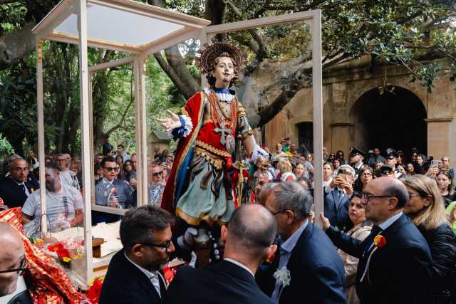 Sant'Efisio torna a Cagliari, ma Sarroch piange Elena Siddi e Cinzia Mallus 