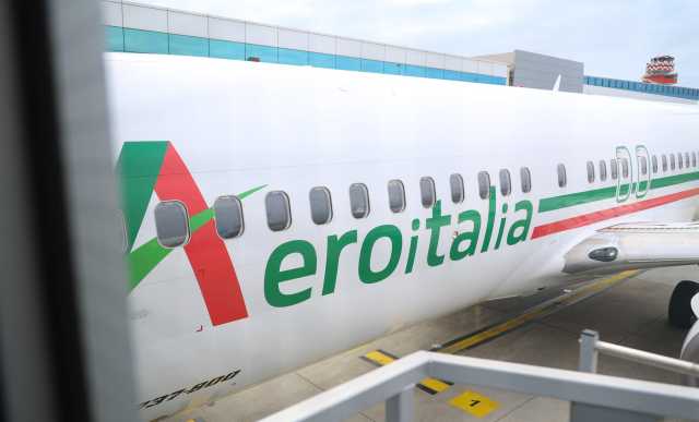 Ritardi e cancellazioni di voli in continuità, l'assessora chiama Aeroitalia: 