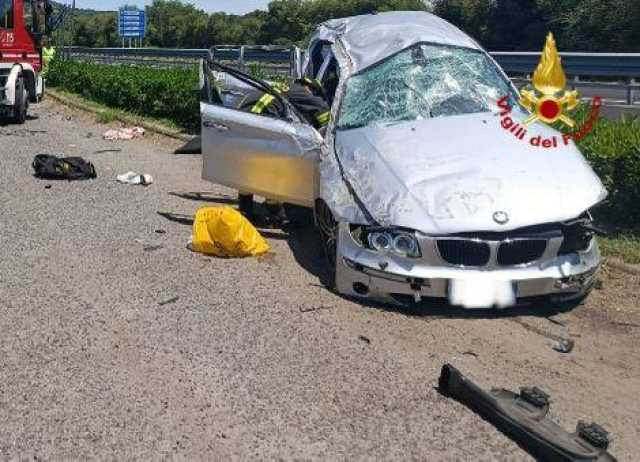 Perde il controllo dell'auto e si schianta fuori strada sulla 131 Dcn: soccorso con l'elicottero
