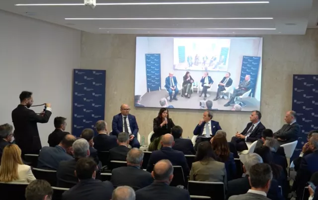Confindustria, l'ex premier Letta e Orsini a Cagliari: 