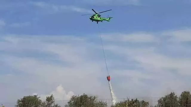 Incendio Serramanna, un rogo minaccia alcune case: sette persone evacuate