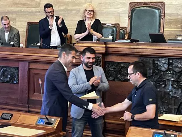 Cagliari, cercarono di spegnere incendi e salvare vite: premiati tre cittadini per gli atti di coraggio