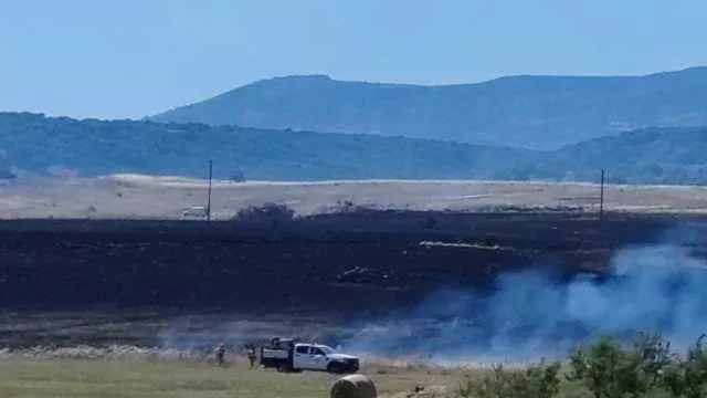 Vasto incendio a Noragugume: elicottero in volo, ma si attende anche il canadair