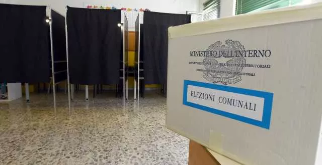 Elezioni Comunali Urne Chiuse Urne chiuse, inizia lo spoglio nei 148 comuni sardi: occhi puntati su Quartu, Sestu e Porto Torres