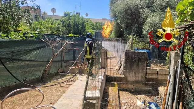 Incendio Per Fuga Gas Alghero, paura per una fuga di gas: intervengono i vigili del fuoco