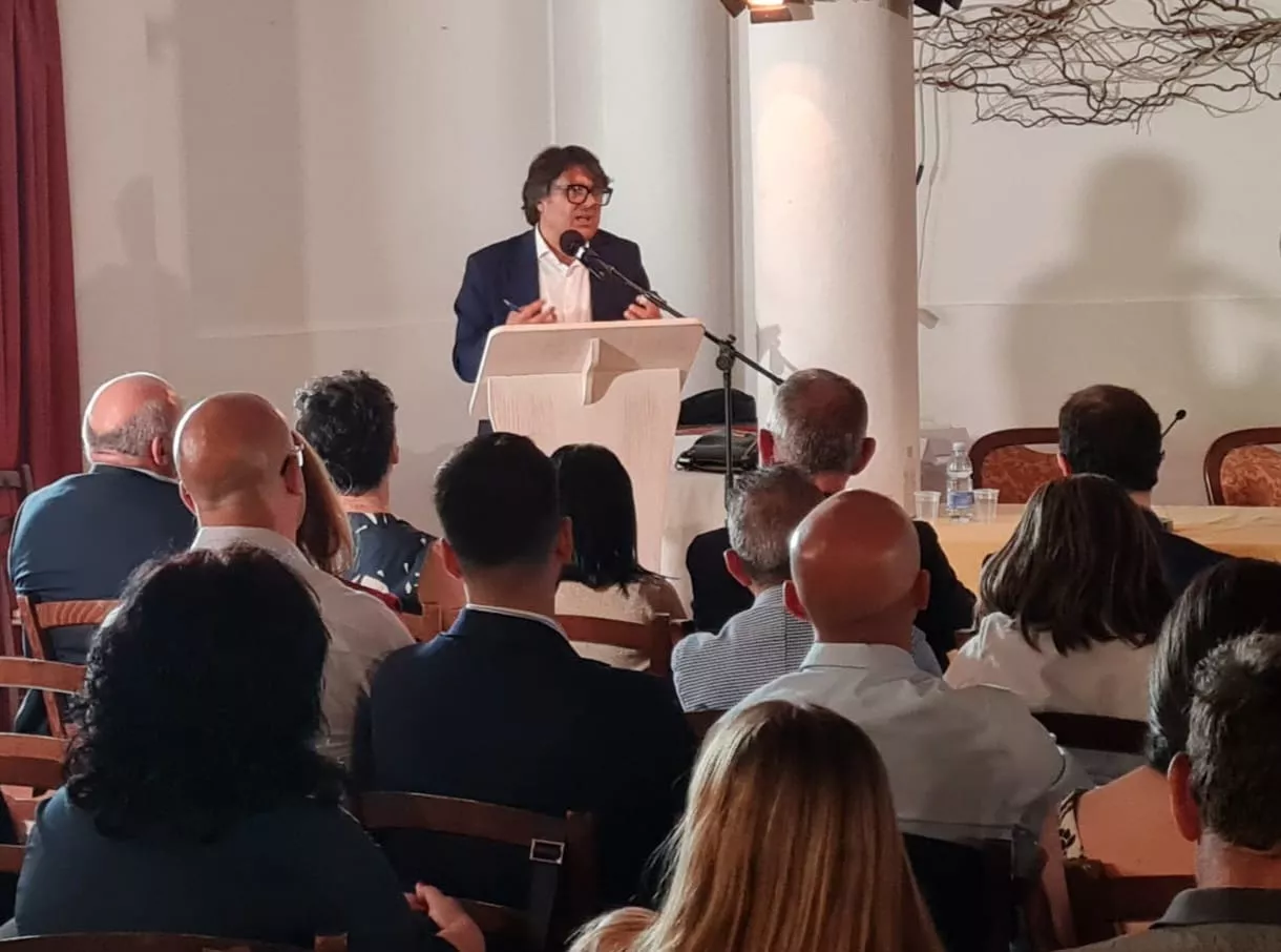 Autonomia, Locci (Cal): 