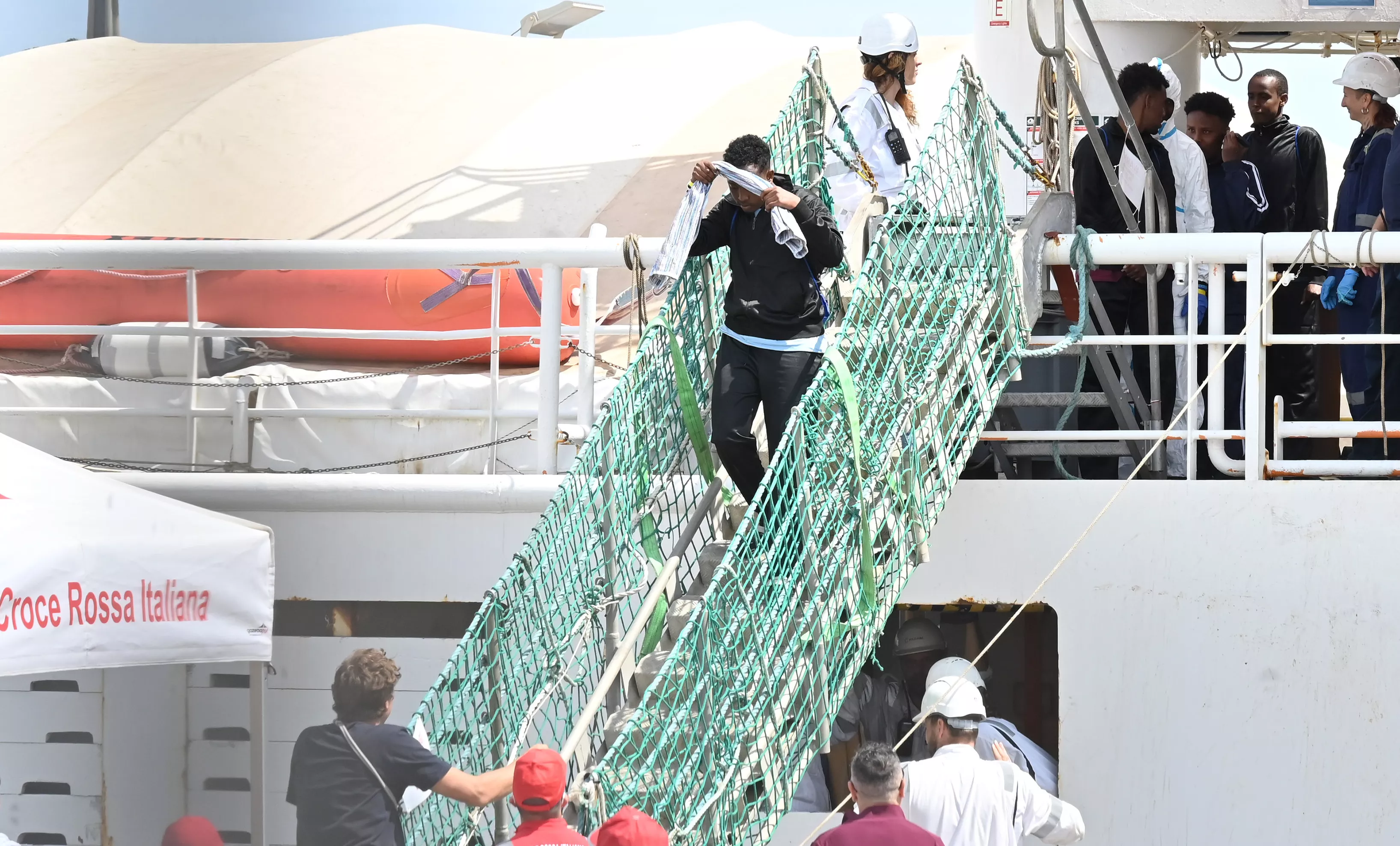 Migrazione Patto Ue Da oggi in vigore il nuovo patto Ue su migrazione e asilo: regole uniche per controlli e accoglienza