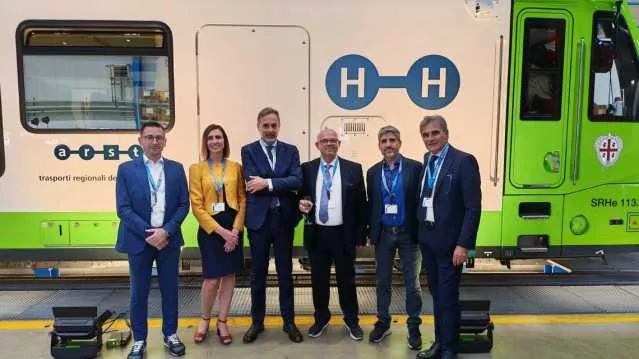 Treno A Idrogeno Il primo treno a idrogeno per le linee a scartamento ridotto sarà in Sardegna: la presentazione in Svizzera