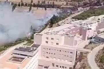 Vasto incendio a Olbia, in località Padrogiano: elicotteri in volo (VIDEO)