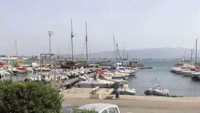 Marina Piccola 2 Violenza sessuale su una minore al Poetto: fermato e portato in carcere un uomo