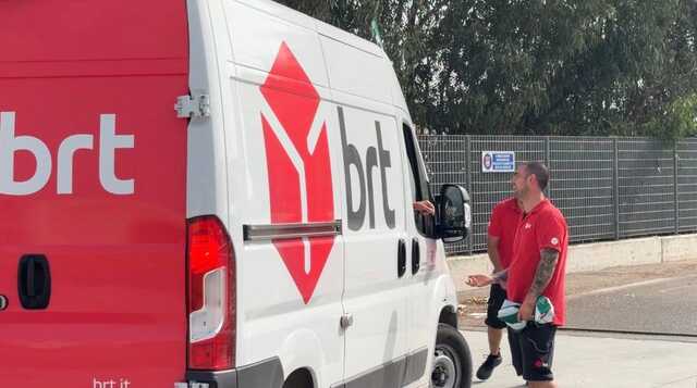 I lavoratori Brt in sciopero a Macchiareddu: "Tempi di consegna dei pacchi stretti e carichi eccessivi"
