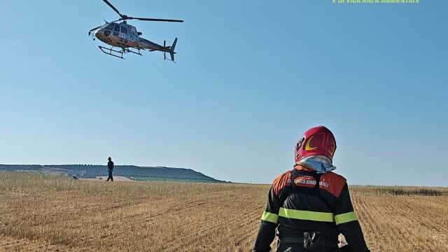 Due grossi incendi nell'oristanese: elicotteri in volo e campagne in cenere