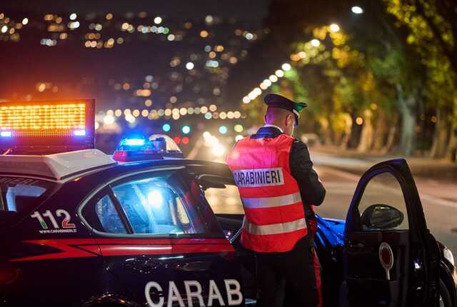 Coltelli in tasca e guida in stato di ebbrezza: decine di controlli nel sud Sardegna, due denunce nella notte