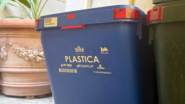 Raccolta della plastica, i disagi raggiungono anche Cagliari: si valutano misure di emergenza