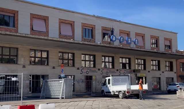 Lite tra cittadini extracomunitari, uno dei due cerca di usare un coltello artigianale: fermato dalla polizia