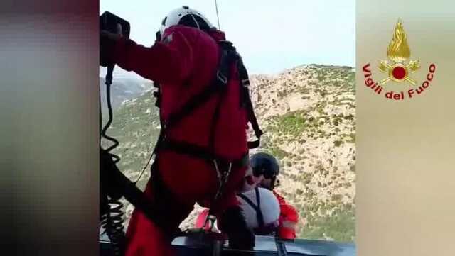 Si perdono sui monti di Capoterra, escursionisti salvati in elicottero (VIDEO)