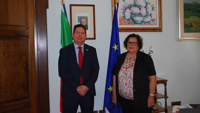 Sempre più americani residenti o in visita nel cagliaritano, il console: "Li aiutiamo in caso di emergenza"