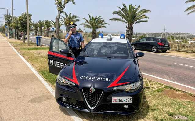 Cagliari, ruba uno zaino al Poetto: arrestato da due carabinieri liberi dal servizio