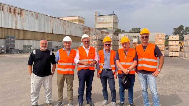 Assessore Cani in visita al Sanac: "No alla riconversione, salvaguardiamo i lavoratori"