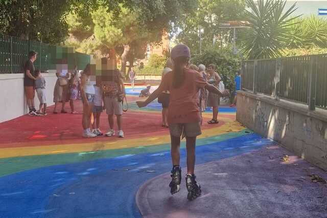Cagliari, via dei Partigiani diventa pedonale: inaugurata la nuova strada scolastica 