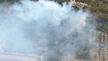 Usini, due elicotteri e un canadair per combattere le fiamme: ora le bonifiche