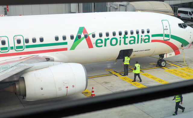 Pneumatico dell'aereo danneggiato "per un corpo estraneo sulla pista": attimi di paura sul volo Cagliari-Fiumicino