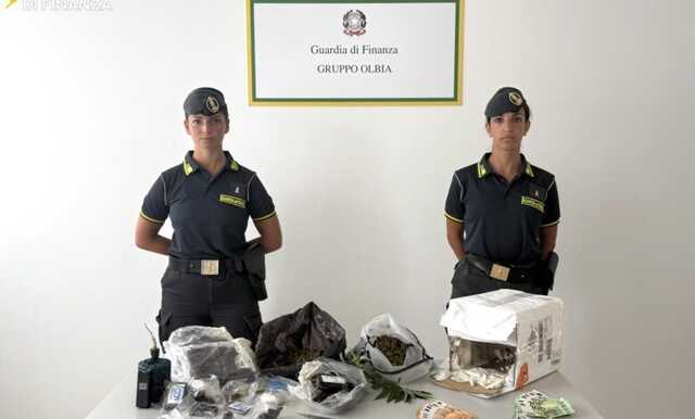 Hashish dalla Spagna spedita per posta: arrestato un 22enne olbiese, in casa aveva cocaina ed esplosivo
