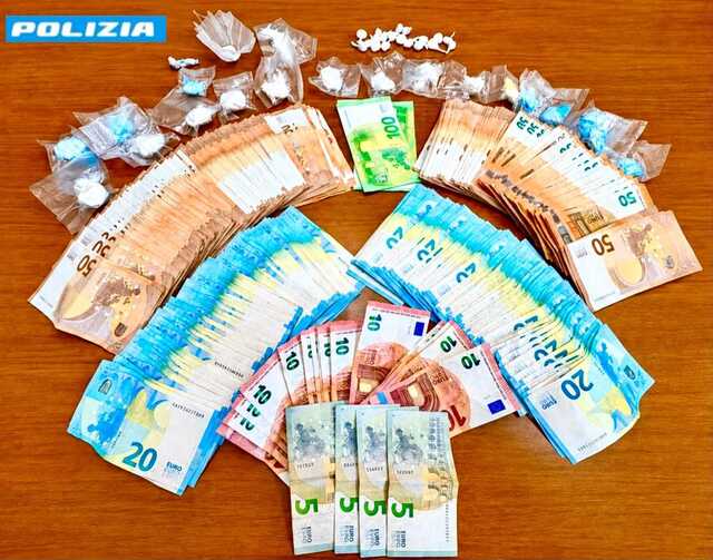 Elmas, 16mila euro in contanti e cocaina già confezionata: arrestati un 49enne e un 29enne