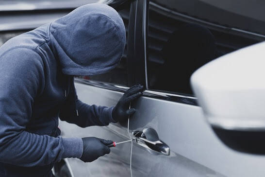 Furti, in provincia di Cagliari più di 730 auto rubate in un anno: 210 tra moto e scooter