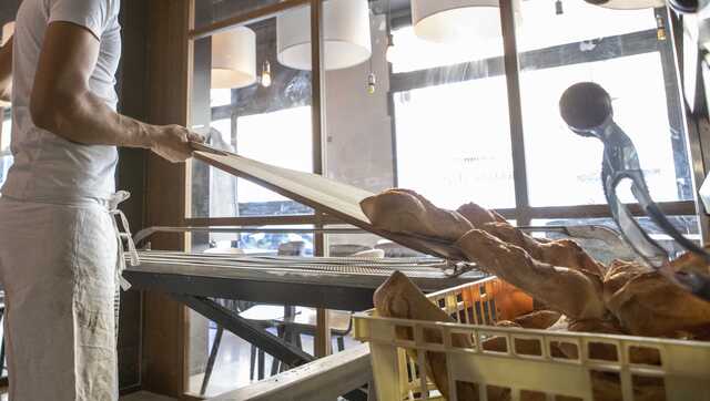 Panettieri, pasticceri e gelatai introvabili in Sardegna, cresce la richiesta ma "mancano braccia e talenti": l'analisi 