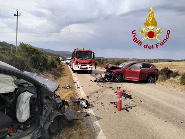 Terribile scontro frontale nel nord Sardegna: muore una 58enne 