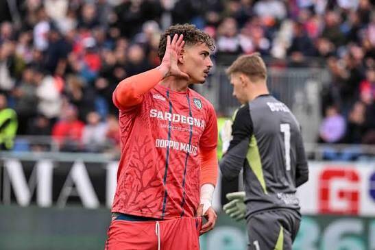 "Esposito ha lasciato senza autorizzazione il ritiro": l'annuncio del Cagliari calcio