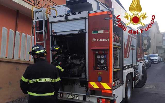Tragedia a Bono, crolla un muro e travolge padre e figlio: morto un quarantunenne