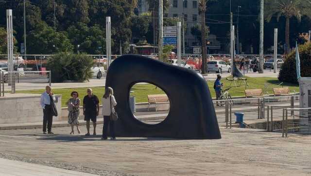 Cagliari, le sculture di Yasuda trasformano il porto in un museo all'aperto: "Una mostra di livello internazionale"