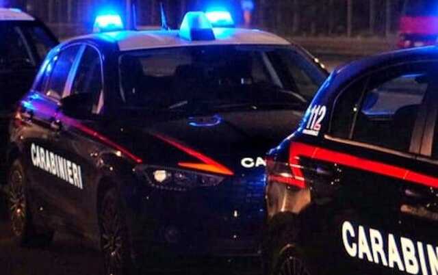 A Pirri una lite tra due uomini finisce nel sangue: uno colpisce l'altro alla natica con un coltello