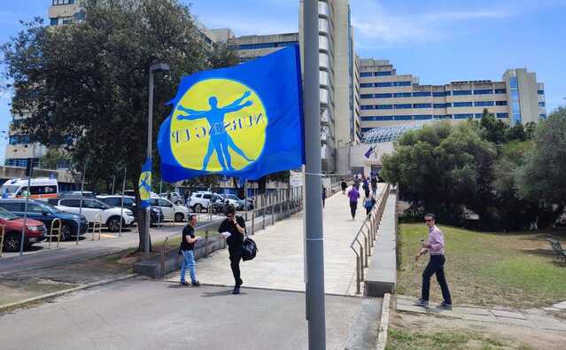 Infermieri in stato d'agitazione negli ospedali Businco, Microcitemico e Brotzu: "Turni coperti solo grazie al lavoro straordinario"