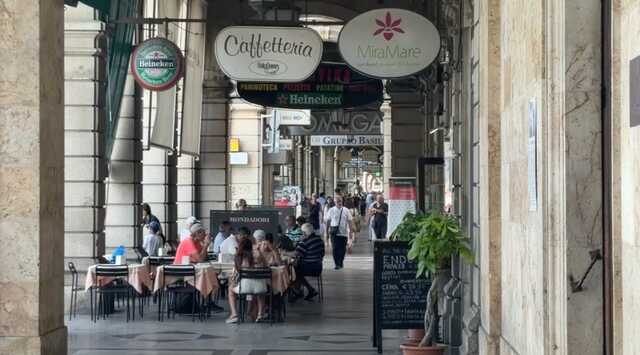 Turismo in Sardegna, numeri in crescita? "Non facciamoci abbagliare, gli ospiti spendono meno e diminuisce la permanenza media"