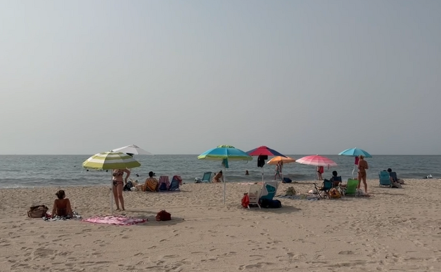 Il caldo record sta per finire: temperature giù di 8 gradi e temporali in arrivo 