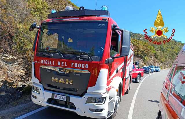 Baunei, scontro tra due moto sull'Orientale sarda: muore un centauro