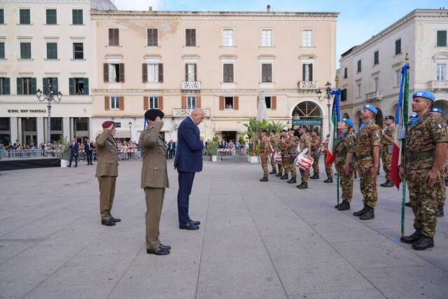 Il ministro Crosetto in Sardegna per ringraziare la Brigata Sassari: "Siate orgogliosi di ciò che avete fatto. Io, come ministro, lo sono"