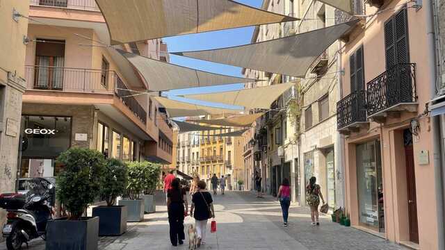 Caldo estremo, Cagliari si prepara alla prossima estate: strade colorate e più ombra con le "vele", piano da oltre 7 milioni