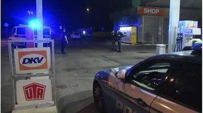 Aggredisce una donna con un cacciavite e investe due persone: choc a Reggio Emilia