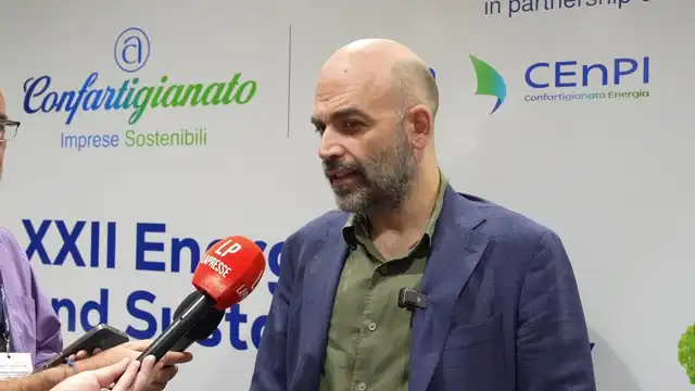 Saviano al forum sull'energia a Chia: "Eolico? Organizzazioni riciclano da anni in questo settore, in Sardegna la prudenza ha motivazioni"