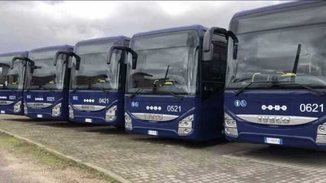 Carbonia, Arst rinnova la flotta: arrivano quattro nuovi bus elettrici
