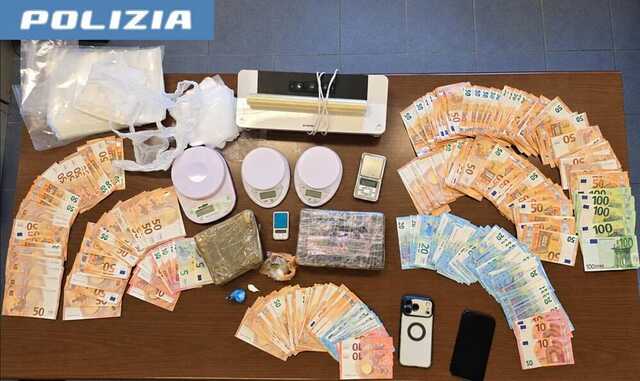 Due chili di cocaina "in pietra" sequestrati in un blitz nel Sulcis: trentanovenne in manette