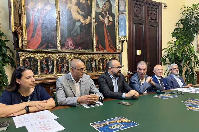 Villaggio di Natale in piazza del Carmine (in zona rossa): "Sta tornando un livello di sicurezza ottimale"