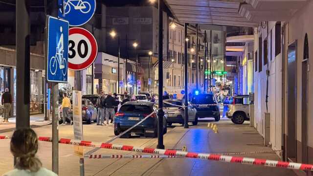 Olbia, uomo accoltellato in pieno centro: è in gravi condizioni. Zona blindata e caccia al responsabile