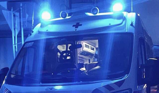 Tragedia a Santadi: due auto si scontrano, morto un uomo e un giovane ferito 