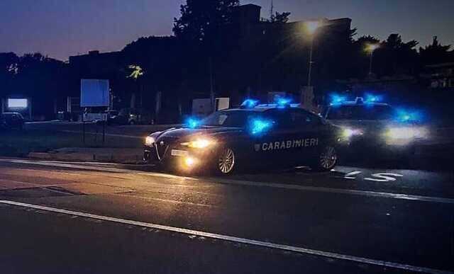 Cagliari, distrugge i vetri delle auto per rubare all'interno: arrestato 18enne tunisino